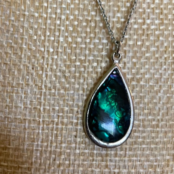 Elegant Silver and Iridescent Green Teardrop Pendant Necklace - Picture 7 of 9